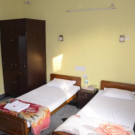 Kim Lawn Guest House 콜카타 외부 사진