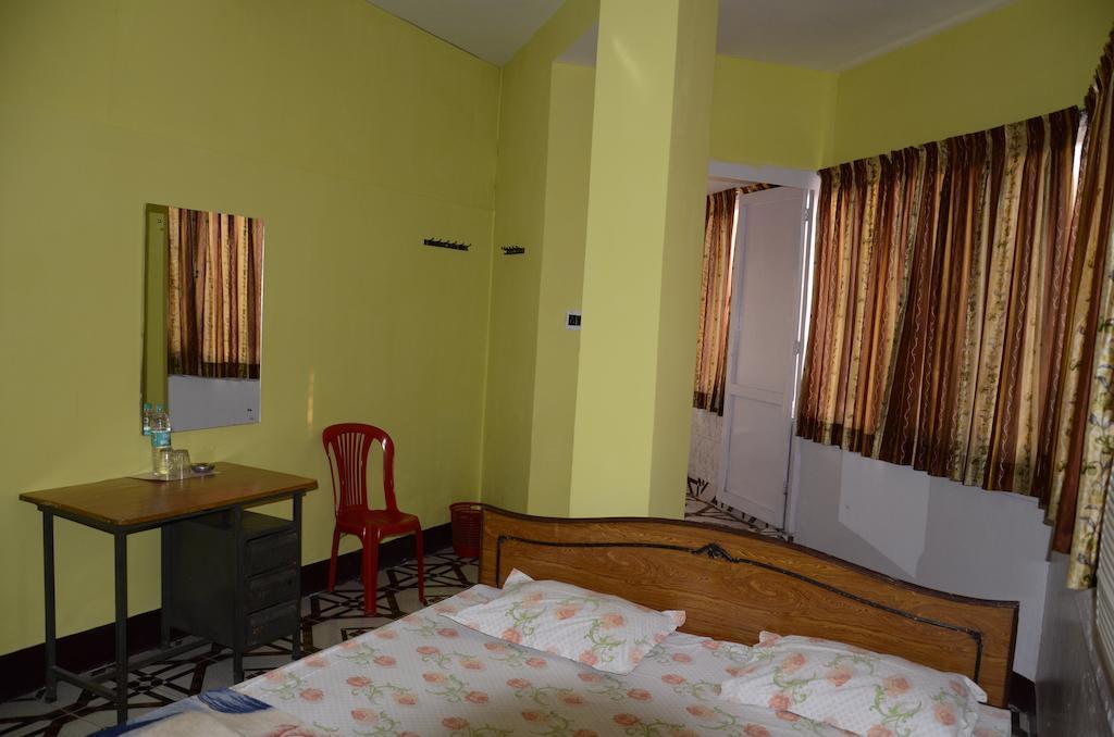 Kim Lawn Guest House 콜카타 외부 사진